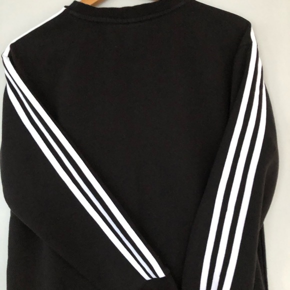 Adidas Crewneck Pullover! - Picture 5 of 5
